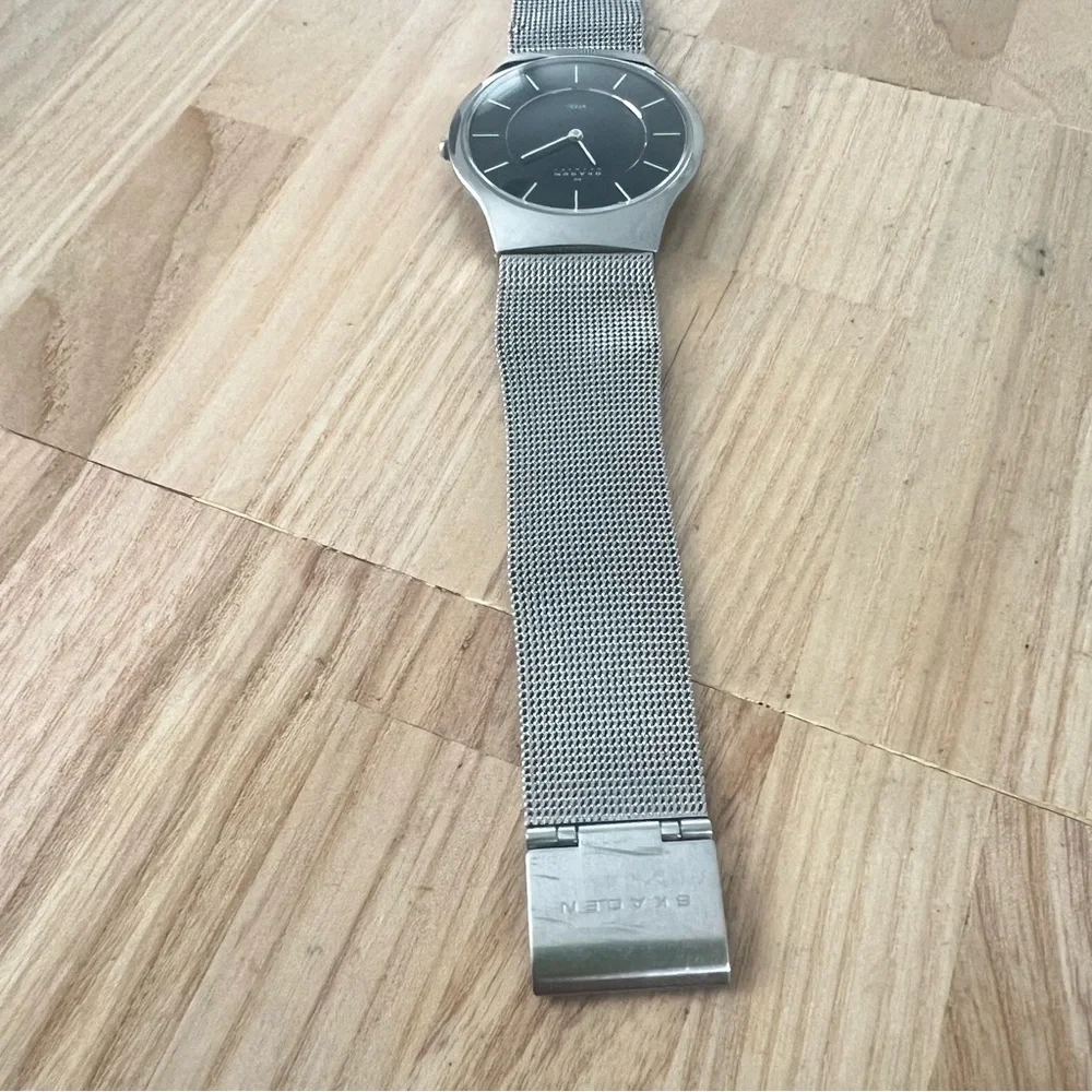 Skagen men’s black dial stainless steel dress watch NEW BATTERY